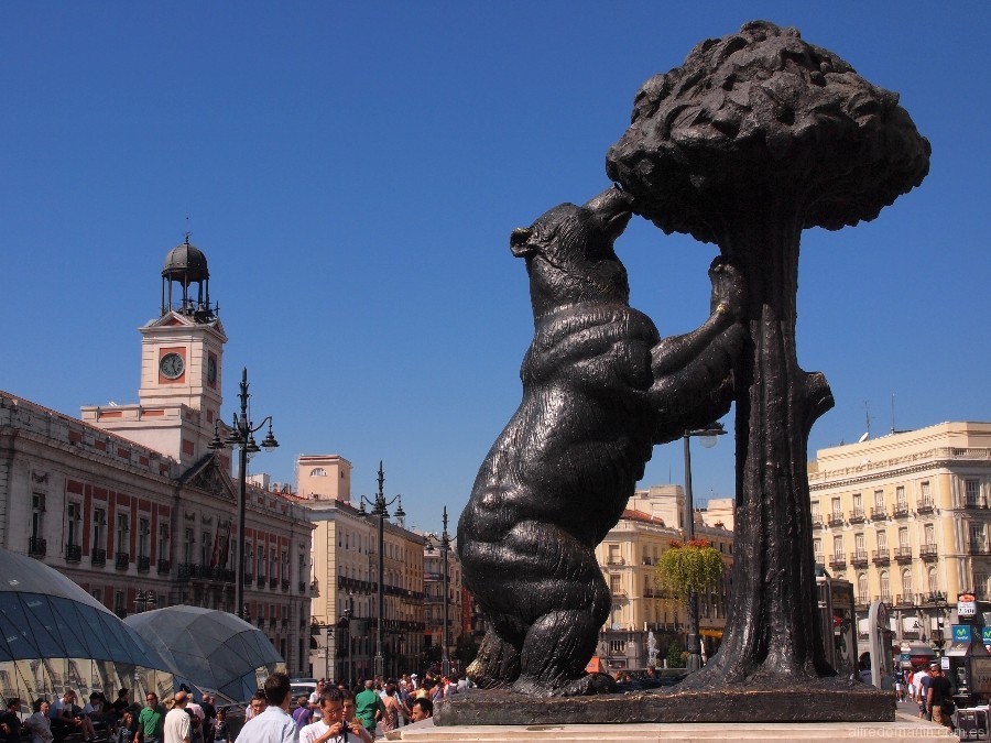 Madrid : La statue de l’Ours à Sol, souvent un point de rendez-vous des madrilènes
