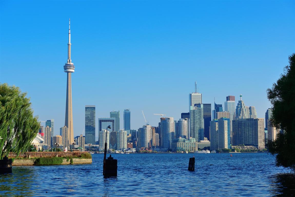 Toronto skyline, Ontario - Image by TravelScape on Freepik