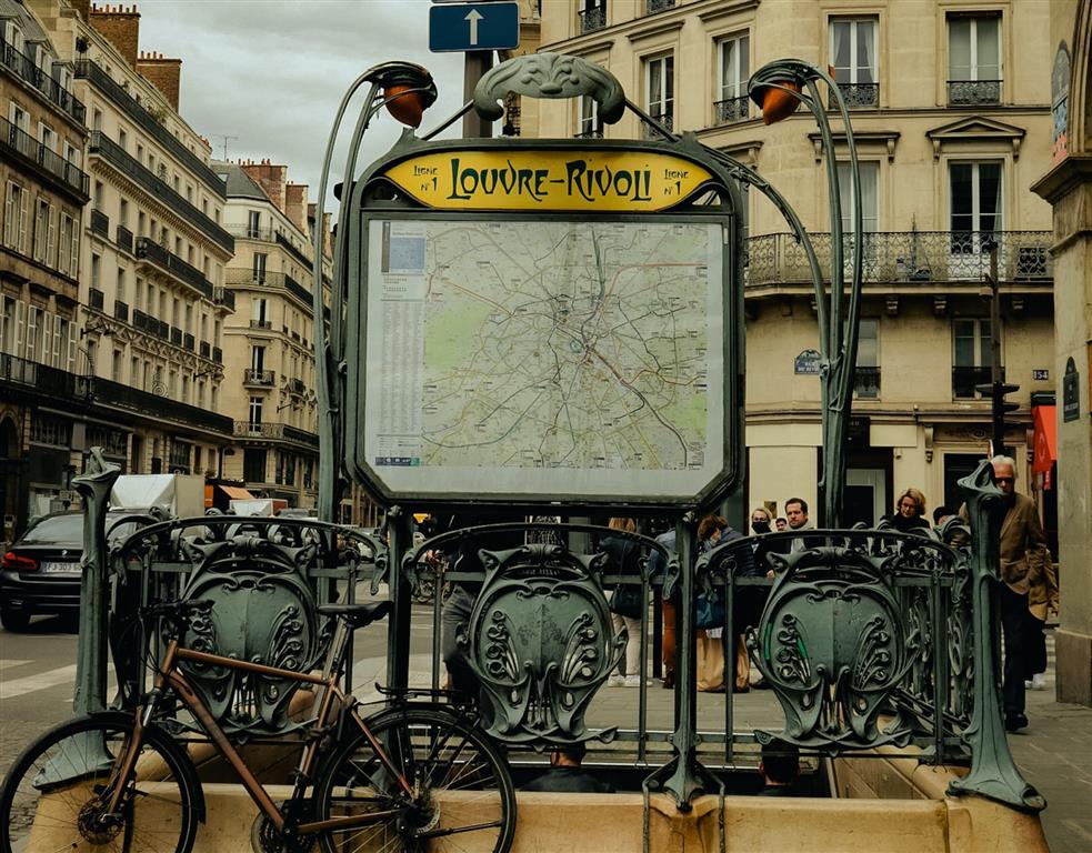 Metro entrance in Paris - Photo by  Céline on Pexels