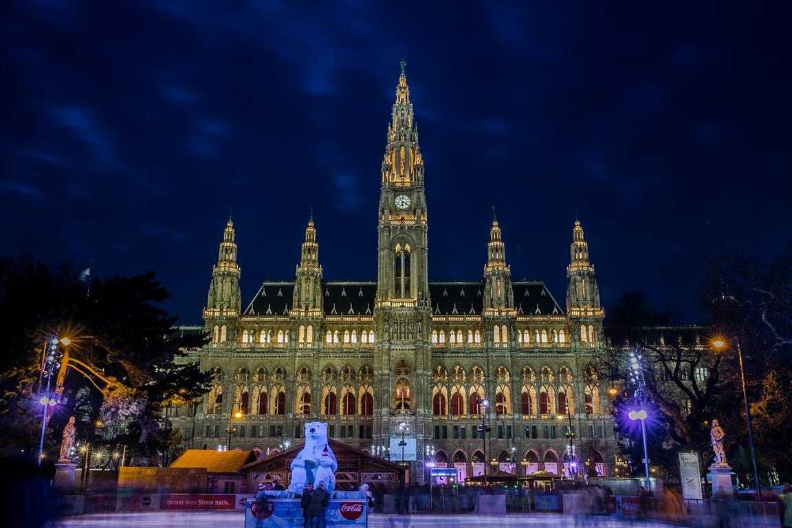Town Hall Vienna - Image by Phillip Kofler from Pixabay