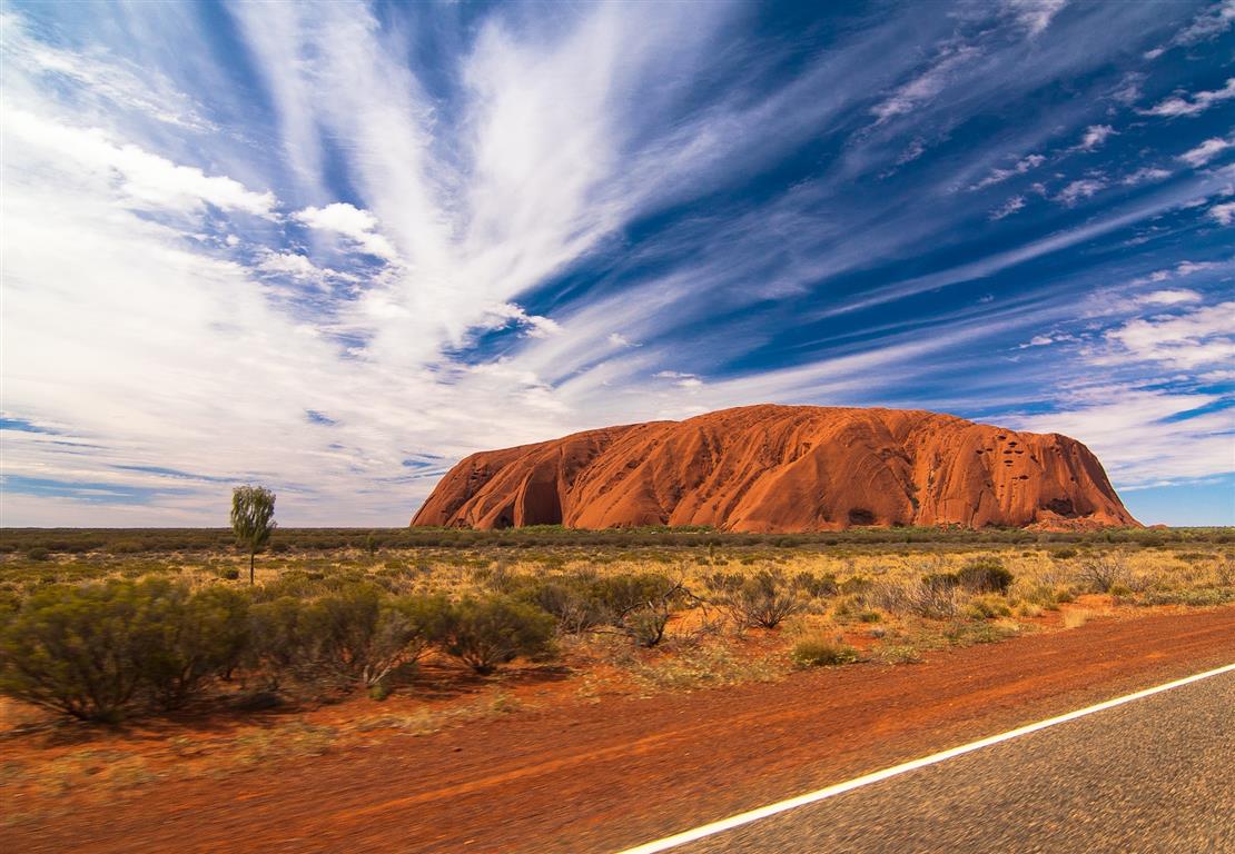 Uluru, Petermann, Australia - Photo by Photoholgic on Unsplash